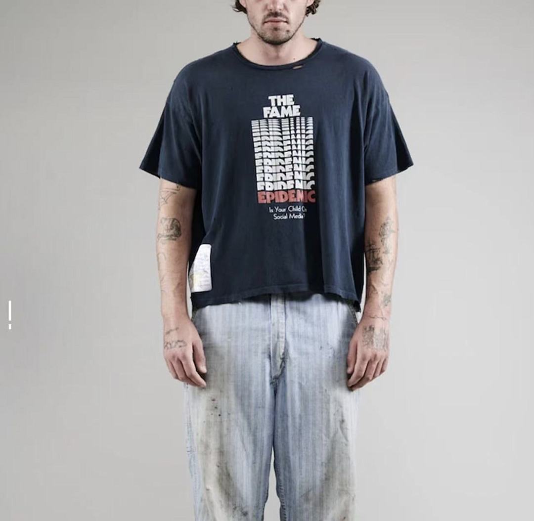 Paly Hollywood The Fame Epidemic Graphic Cropped T-Shirt