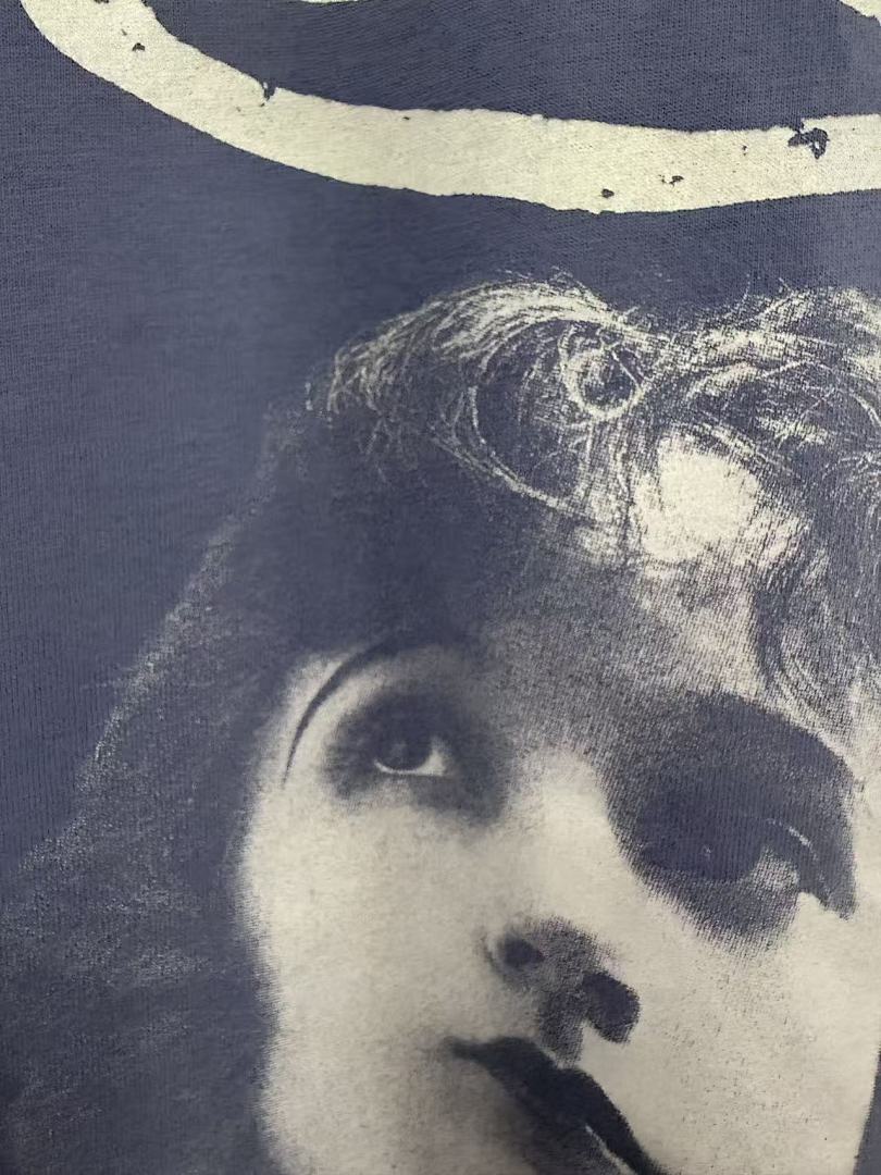 Paly Hollywood Halo Portrait Graphic Cropped T-Shirt