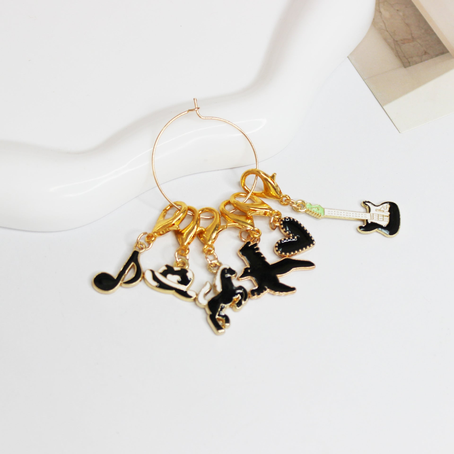 Popular Diy Mark Buckle Black Dripping Oil Love Music Festival Keychain Pendant