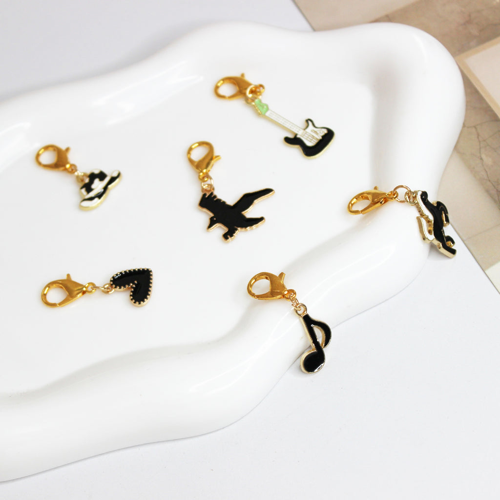 Popular Diy Mark Buckle Black Dripping Oil Love Music Festival Keychain Pendant